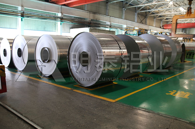 地铁|公交|楼梯防滑用一条筋花纹91免费观看网站